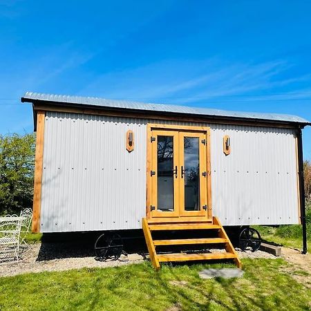 The Hut@Trefechan Wen - Coastal Coziness! Goodwick Εξωτερικό φωτογραφία