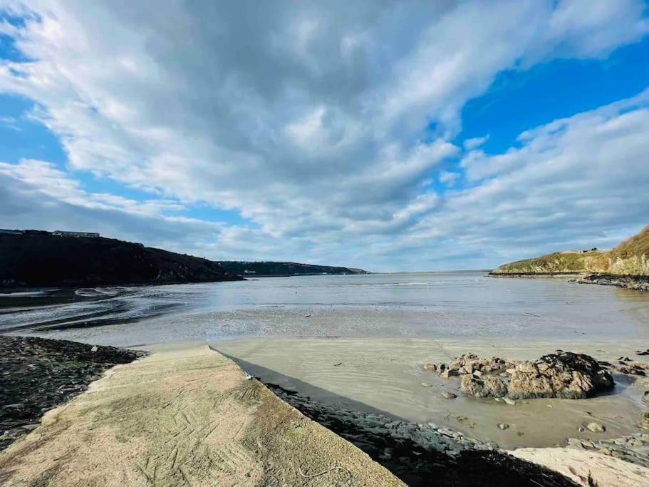 The Hut@Trefechan Wen - Coastal Coziness! Goodwick Εξωτερικό φωτογραφία