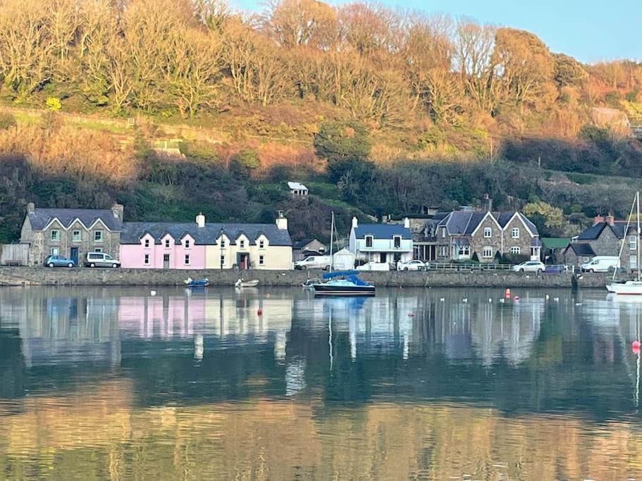 The Hut@Trefechan Wen - Coastal Coziness! Goodwick Εξωτερικό φωτογραφία