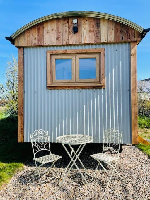 The Hut@Trefechan Wen - Coastal Coziness! Goodwick Εξωτερικό φωτογραφία